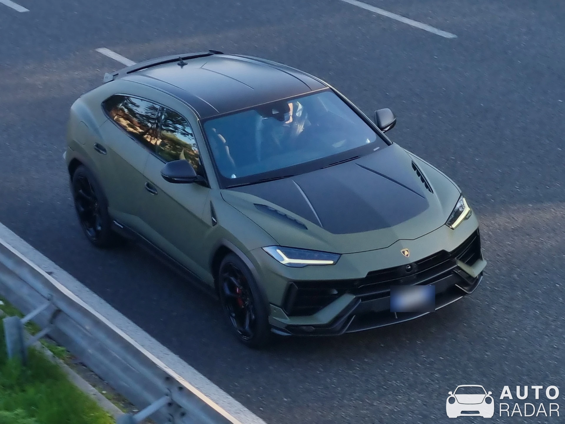 Lamborghini Urus Performante spotted in Milan, Italy
