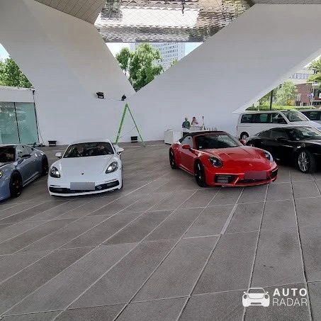 Porsche 992 Carrera Cabriolet MkI spotted in Stuttgart, Alemania
