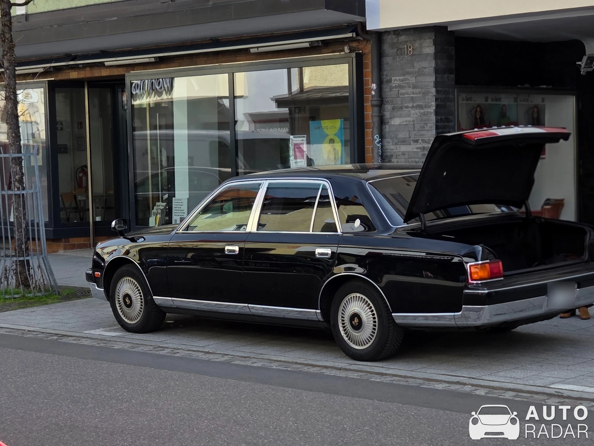 Toyota Century V12 spotted in Ulm
