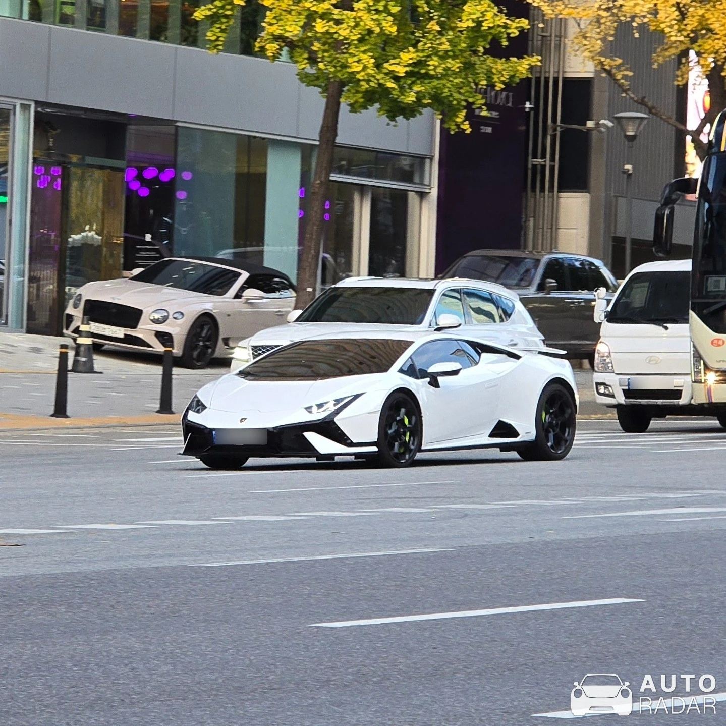 Lamborghini Huracán LP640-2 Tecnica spotted in 강남구, 대한민국