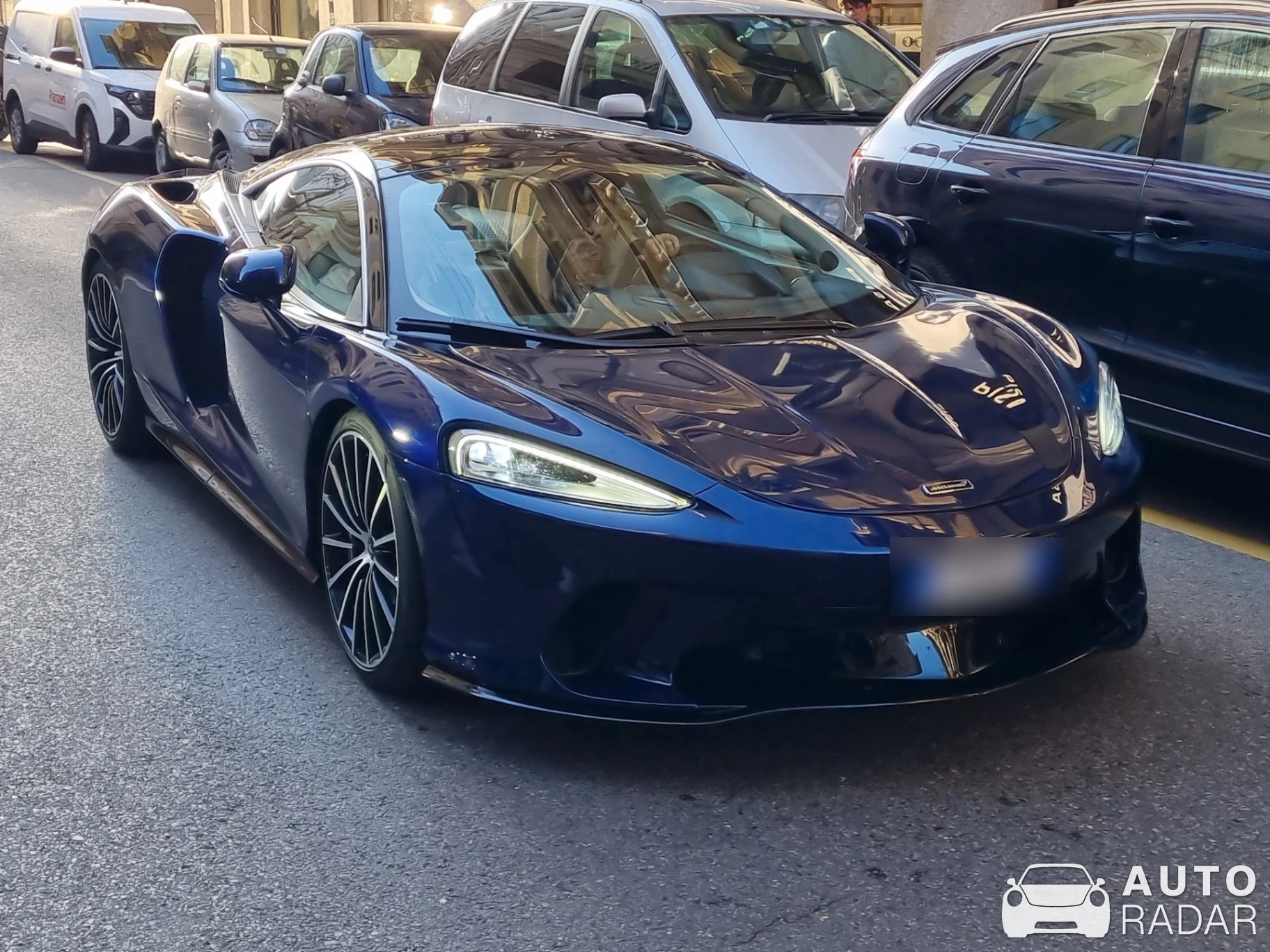 McLaren GT spotted in Milano, Italia
