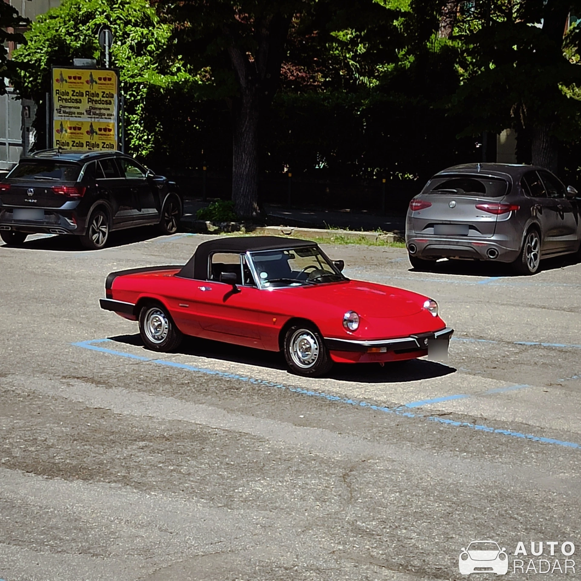 Alfa Romeo Spider 2.0i spotted in Casalecchio di Reno, Italia