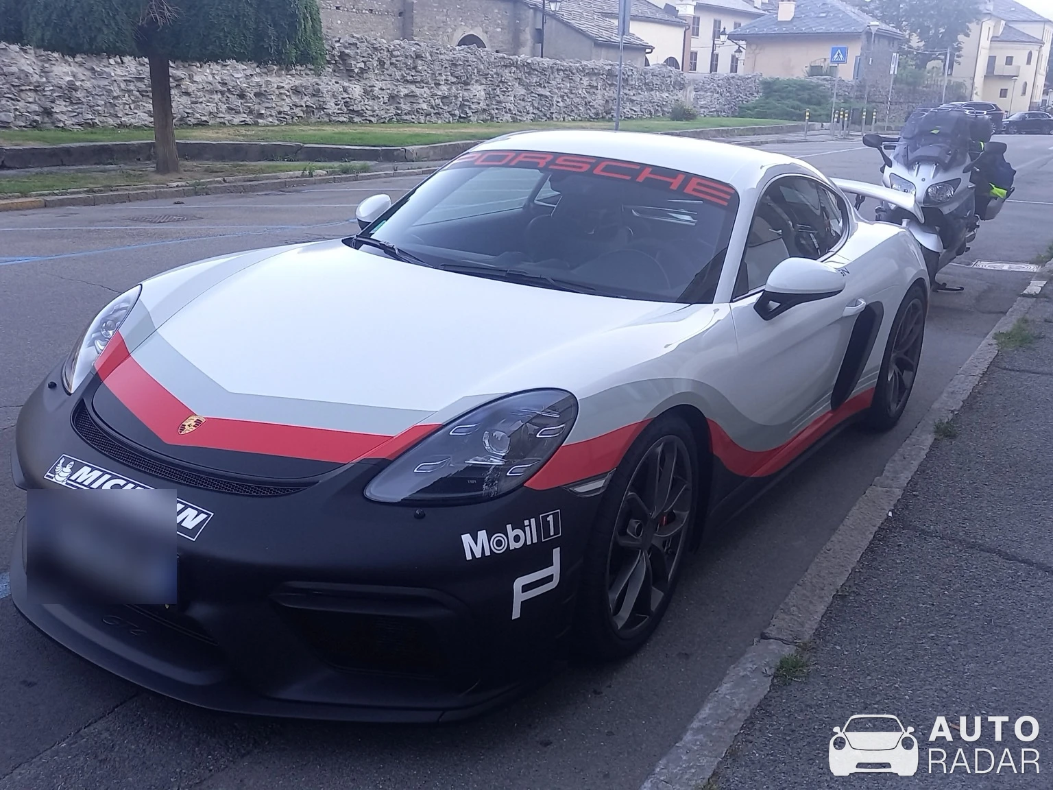 Porsche 718 Cayman GT4 spotted in Aosta