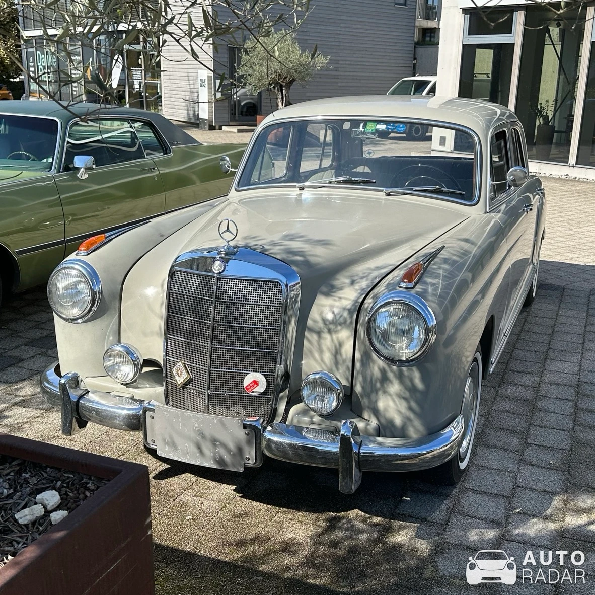 Mercedes-Benz 220 S Ponton W128 spotted in Rapperswil-Jona, Schweiz