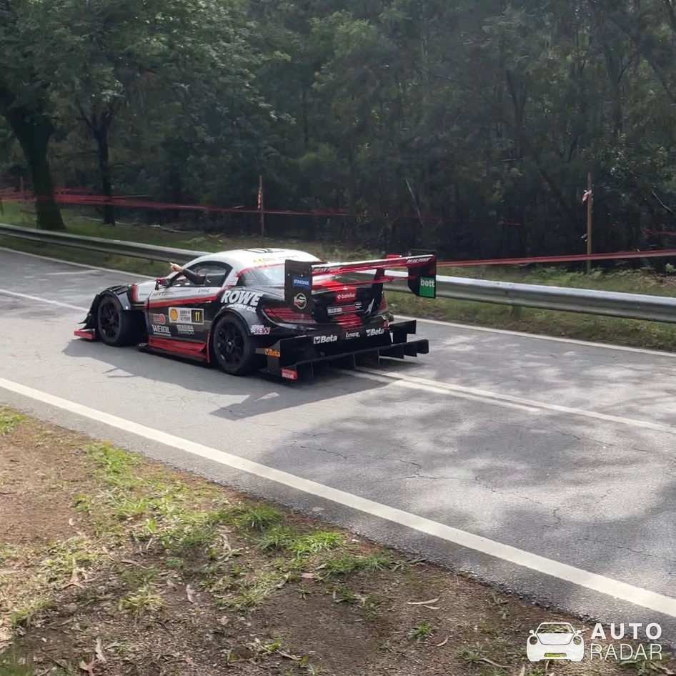 Mercedes-Benz SLK 340 spotted in Braga