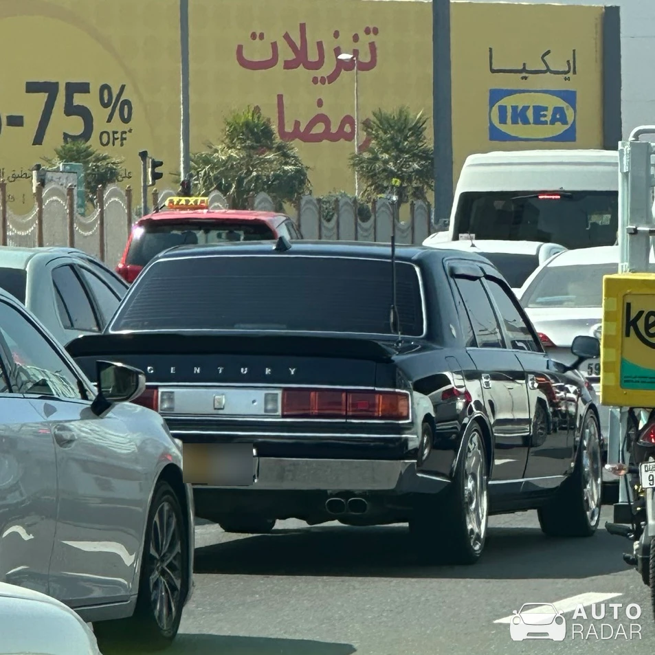 Toyota Century G50 spotted in Dubai