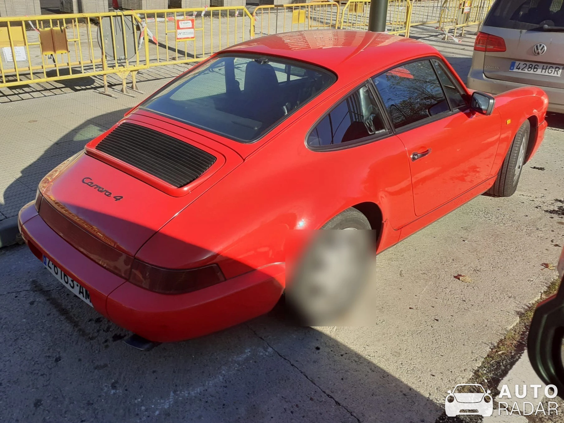 Porsche 964 Carrera 4 spotted in Zaragoza, Spain