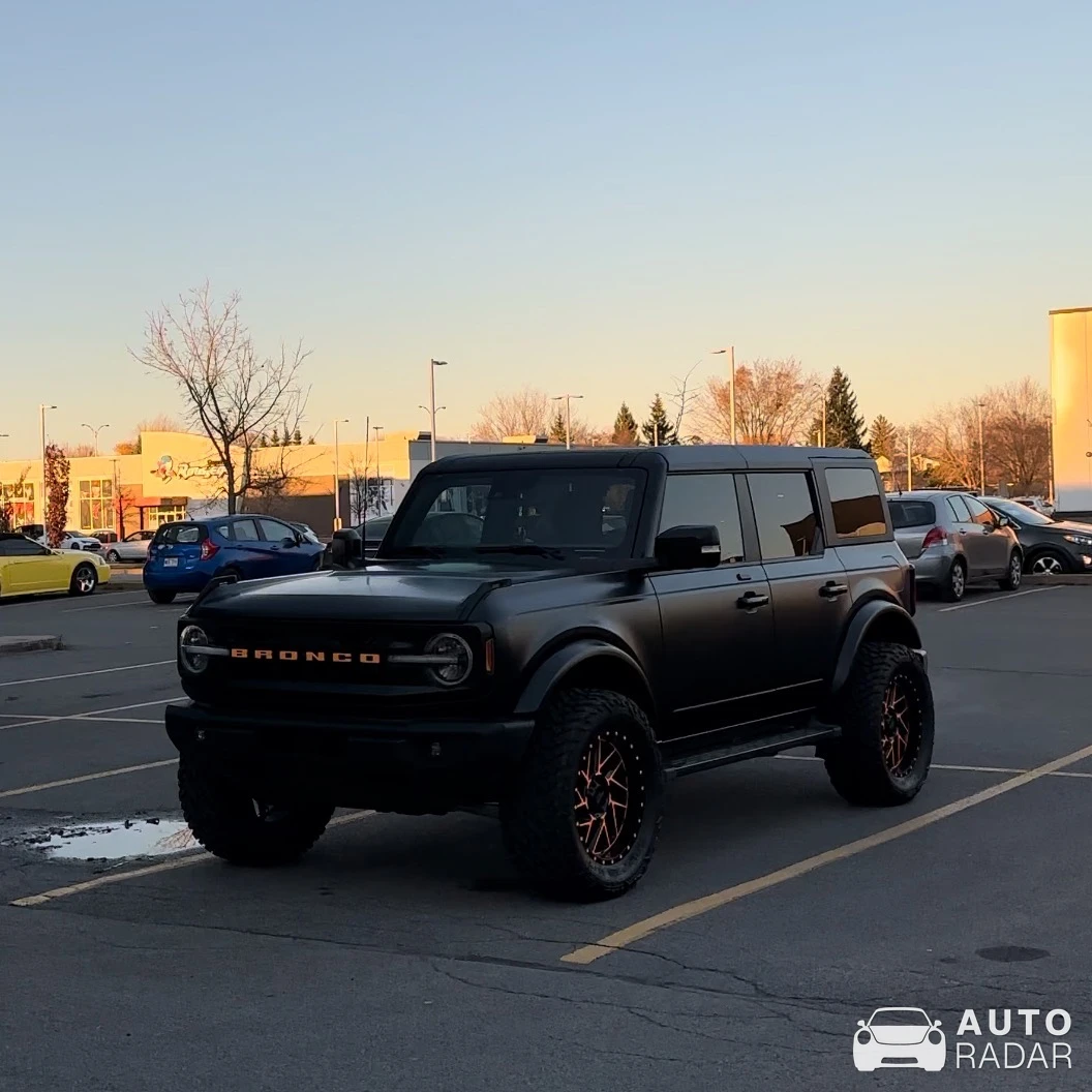 Ford Bronco spotted in Charlemagne, Canada