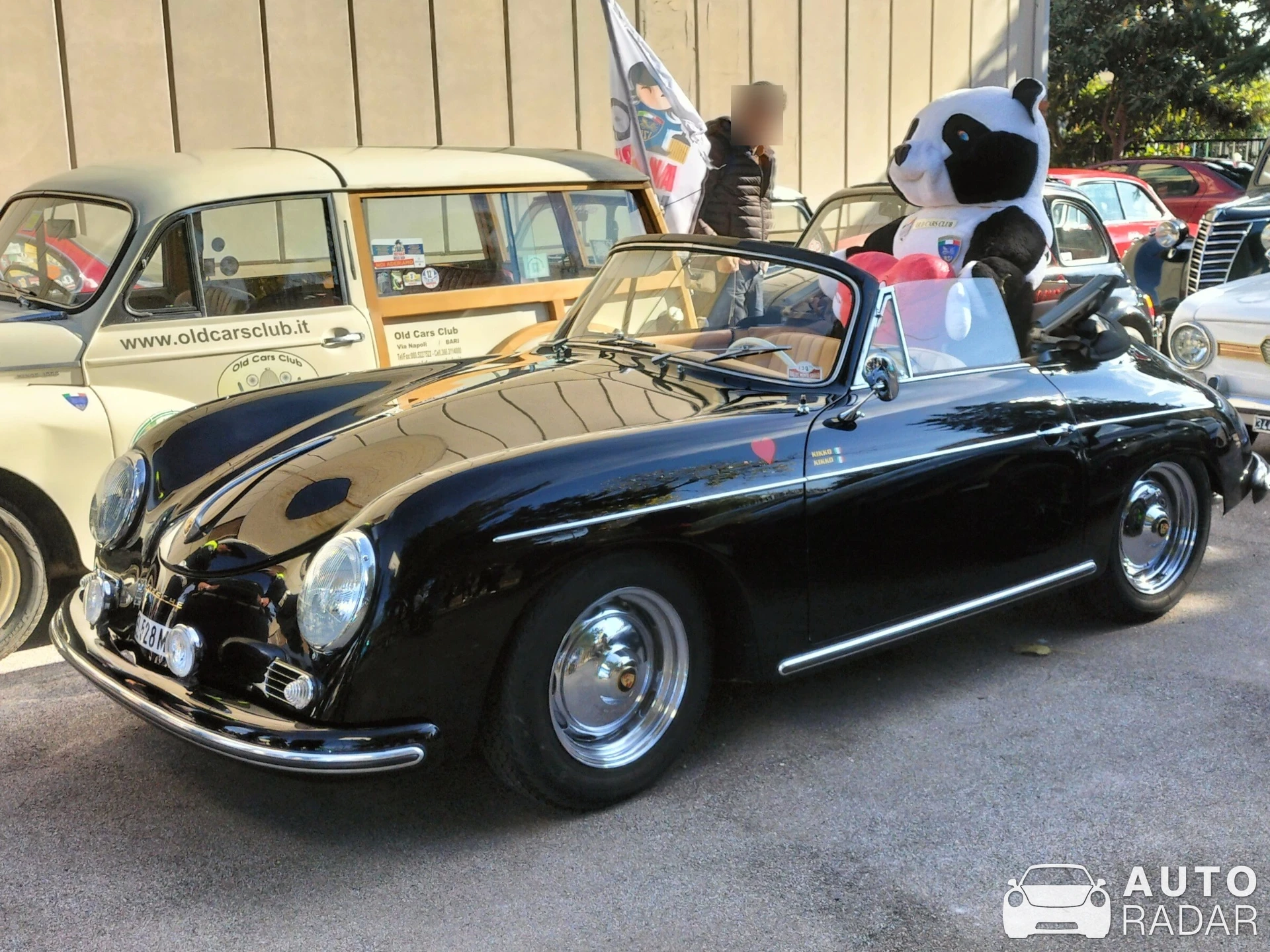 Porsche 356 Speedster spotted in Bari, Italy