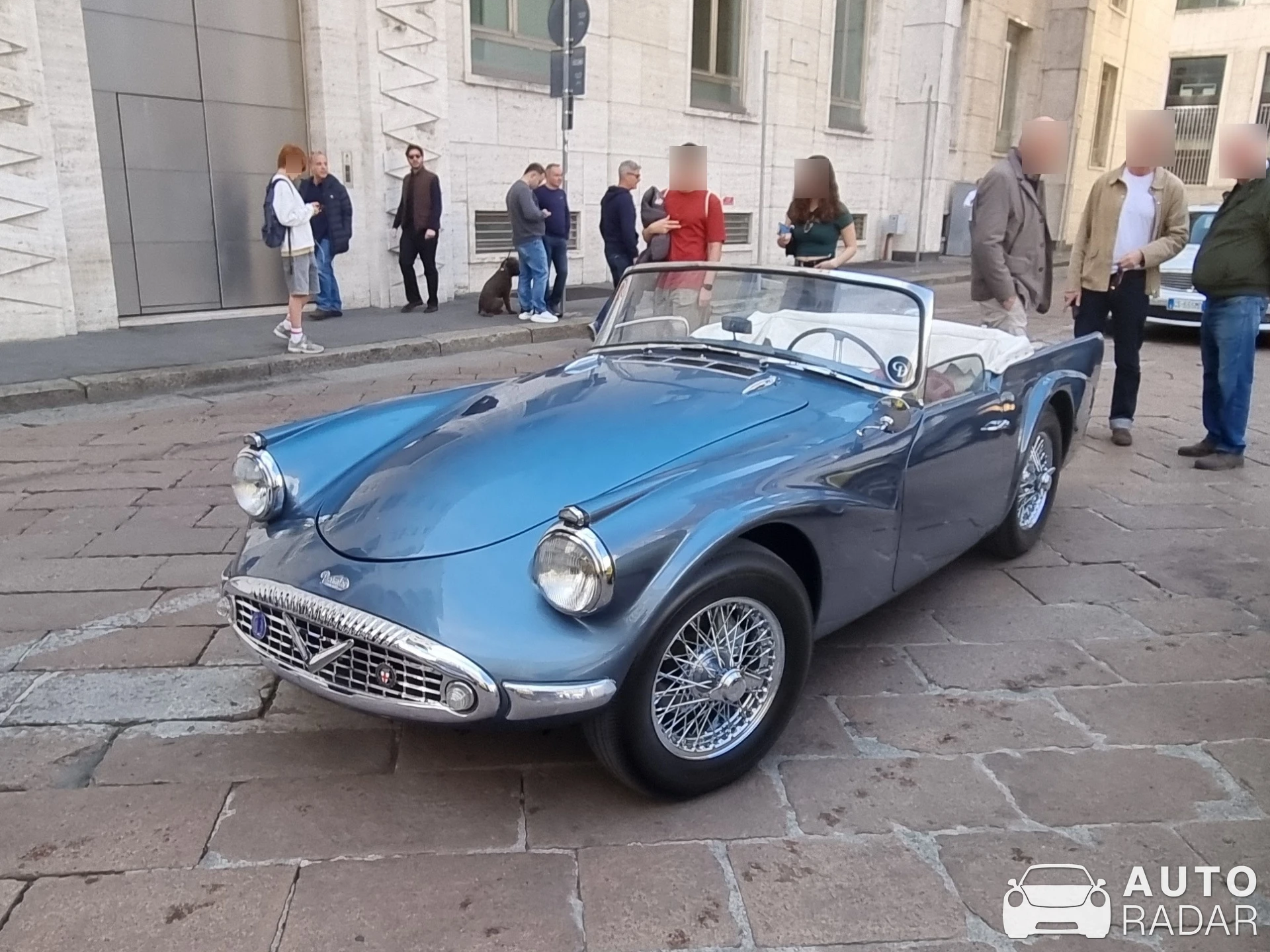Daimler SP250 spotted in Milano