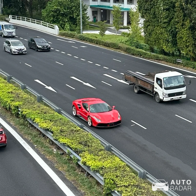 Ferrari 488 GTB spotted in Singapore, Singapore