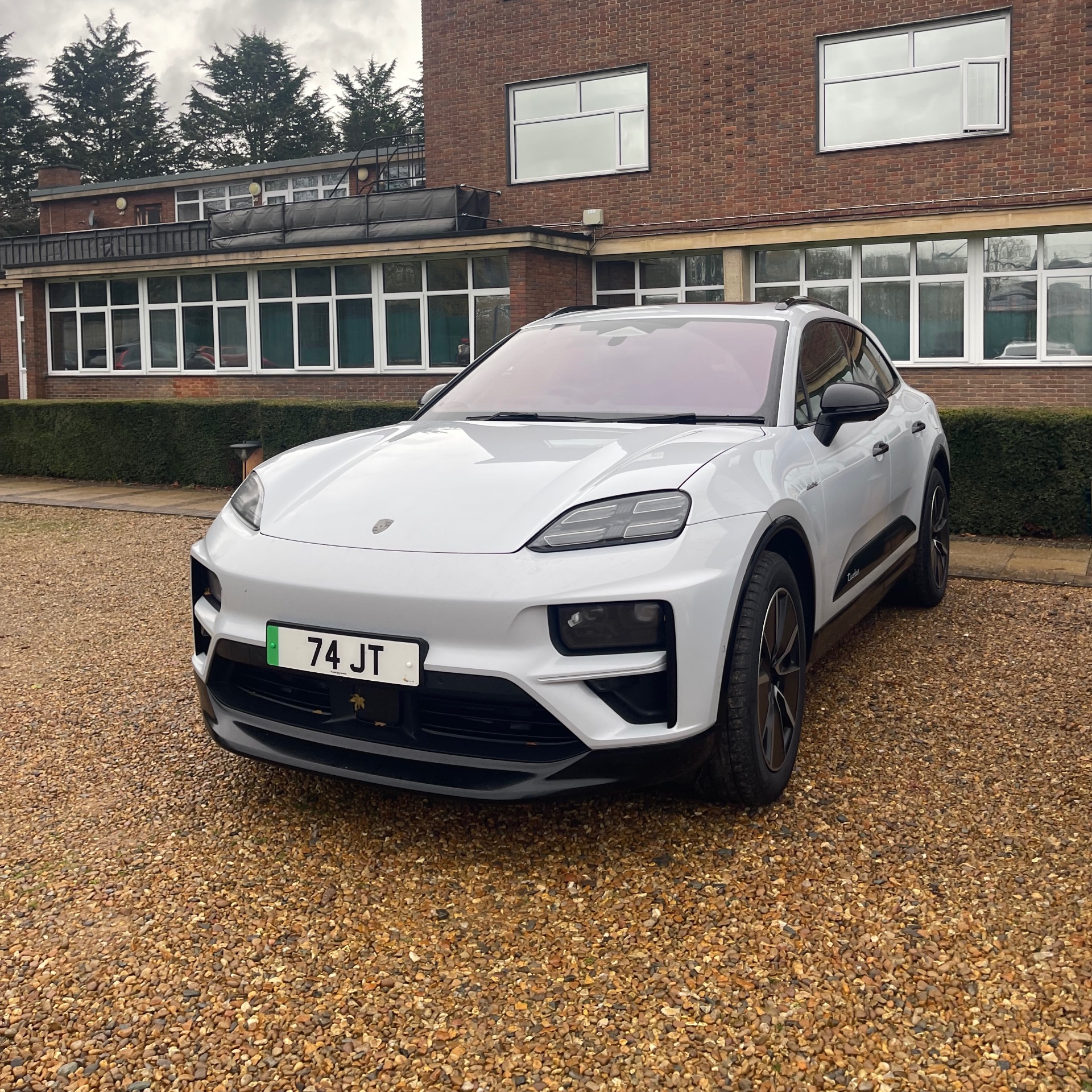 Porsche Macan EV