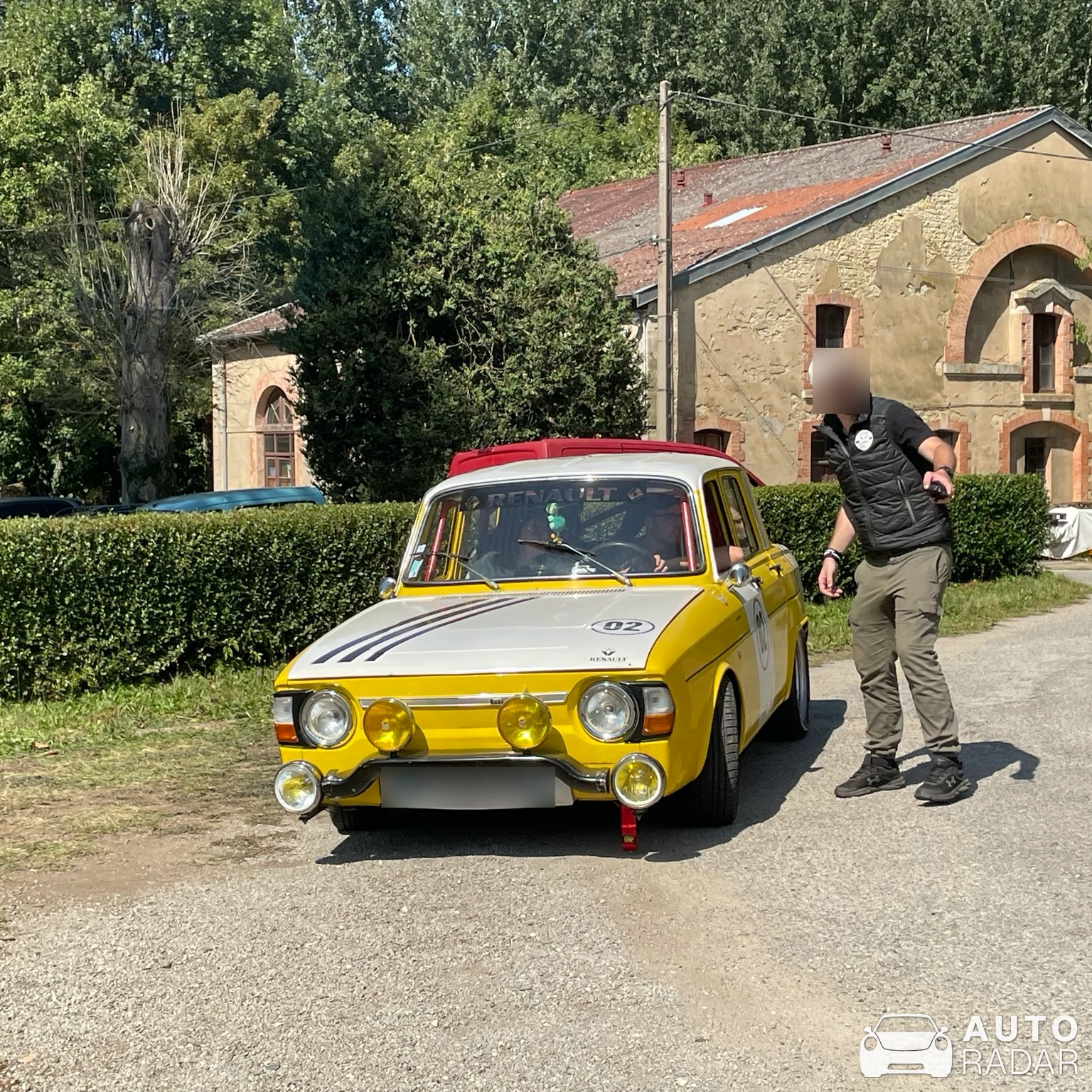 Renault 10 spotted in Burthecourt-aux-Chênes