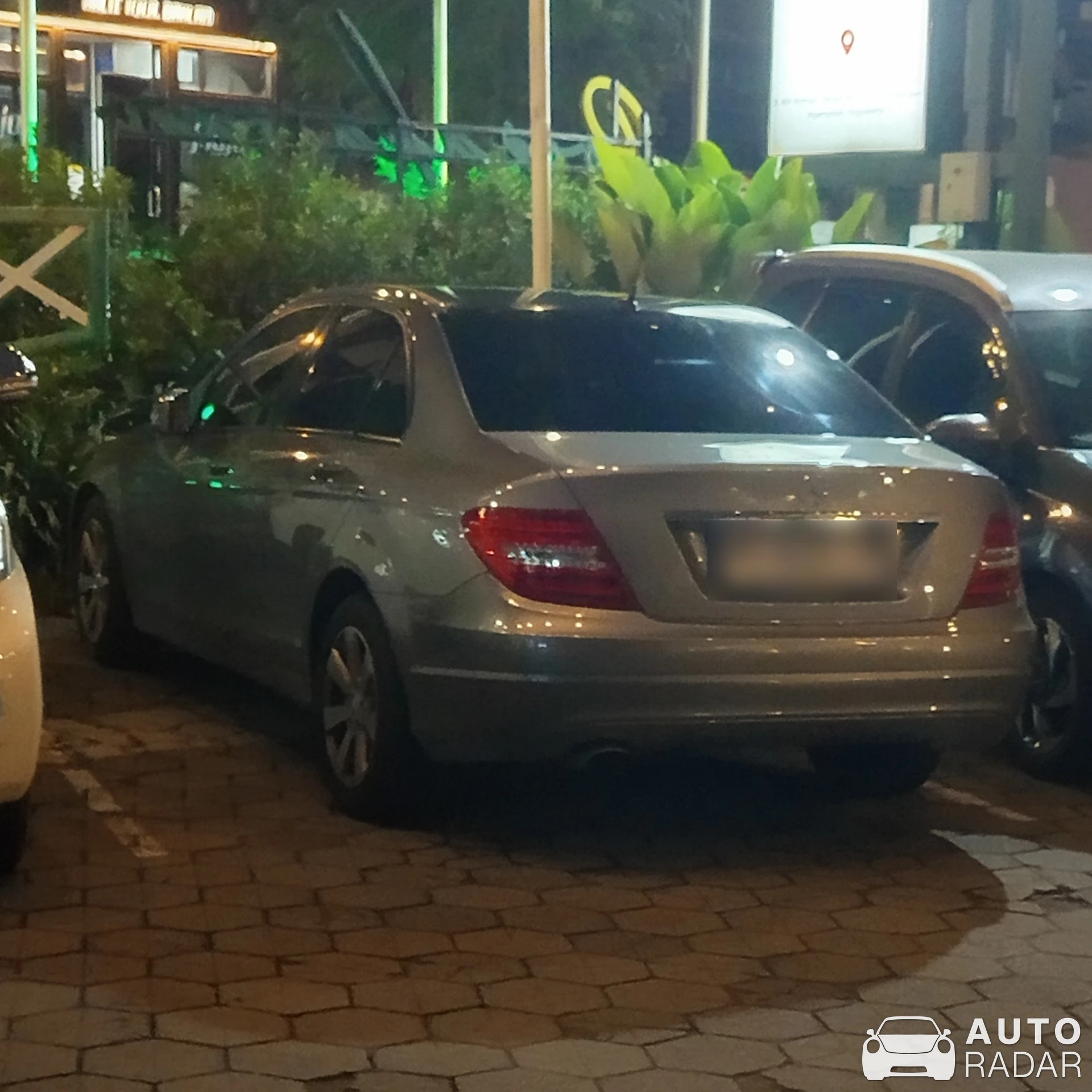 Mercedes-Benz C-Klasse W204 spotted in Yogyakarta