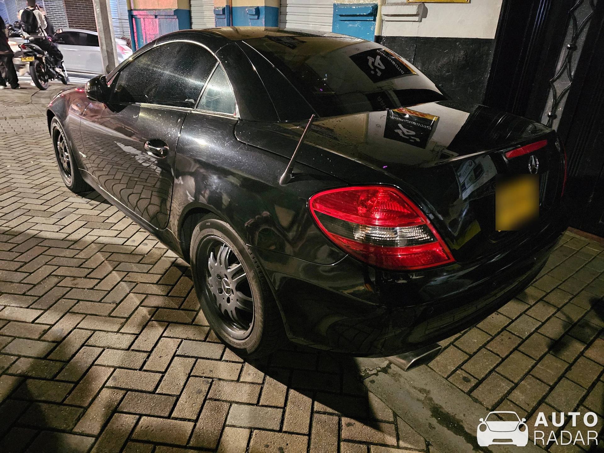 Mercedes-Benz SLK 55 AMG R171 spotted in Medellín