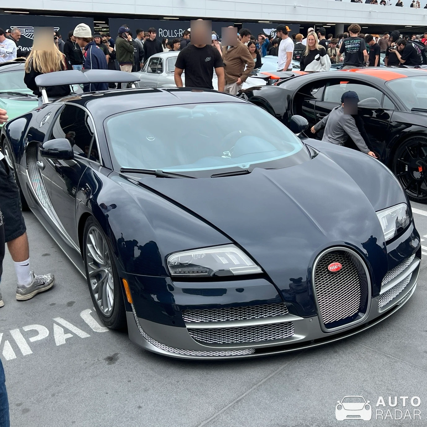 Bugatti Veyron 16.4 Super Sport spotted in Los Angeles
