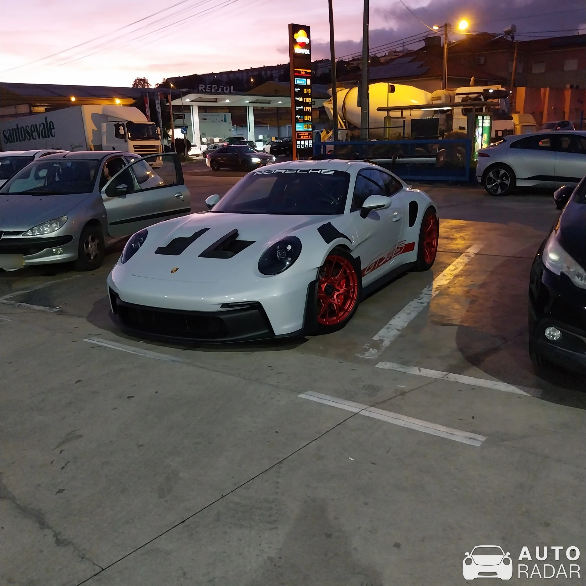 Porsche 992 GT3 RS MkI spotted in Santa Iria de Azoia, Portugal