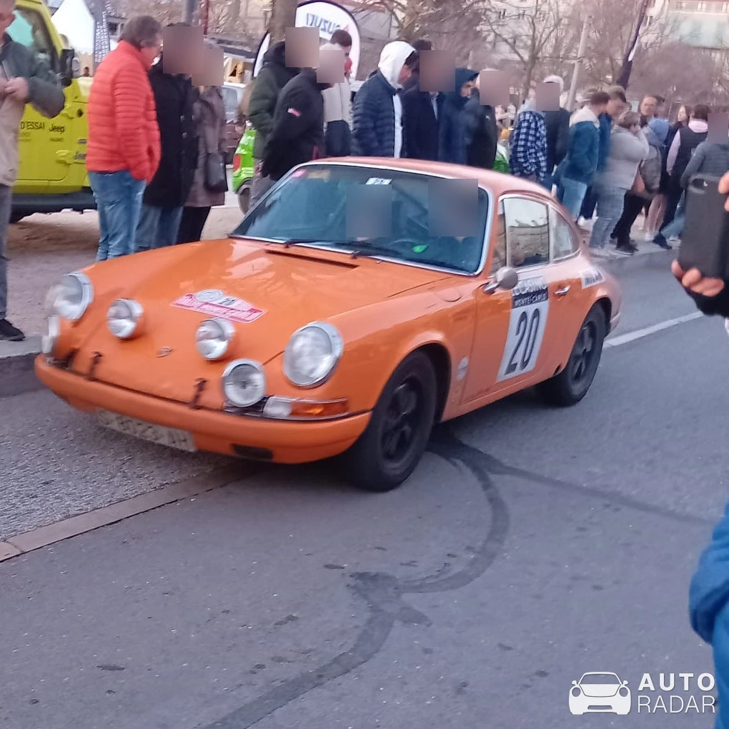 Porsche 911 T 2.2 spotted in Valence, France