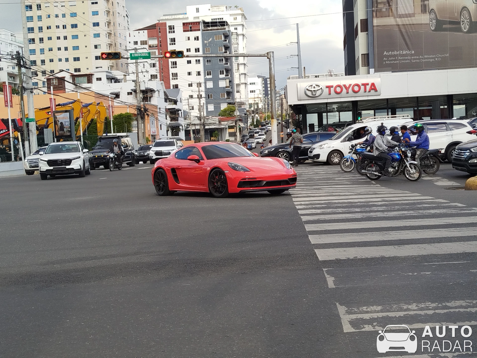 Porsche 718 Cayman GTS 4.0 spotted in Santo Domingo