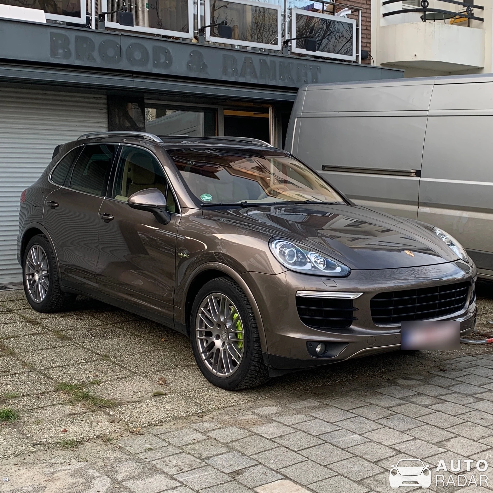 Porsche Cayenne Turbo S spotted in Antwerpen, België