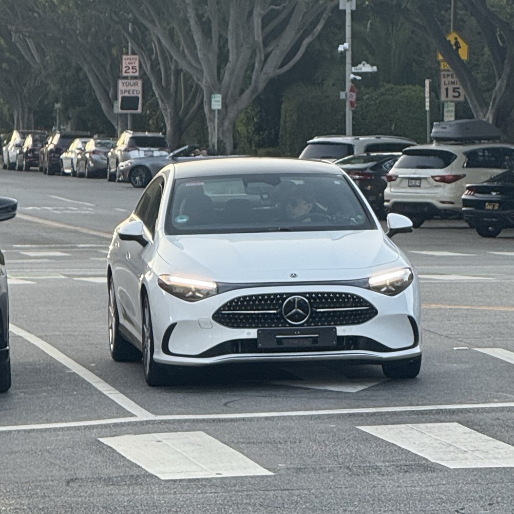 Mercedes-Benz CLA EV 2025