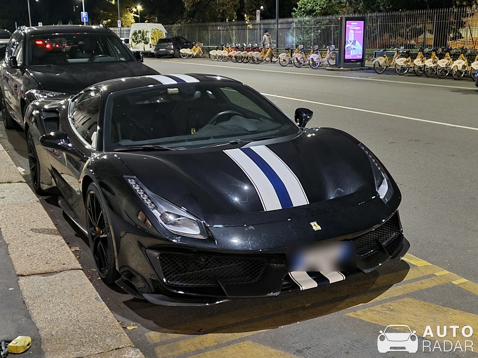 Ferrari 488 Pista spotted in Milano, Italia
