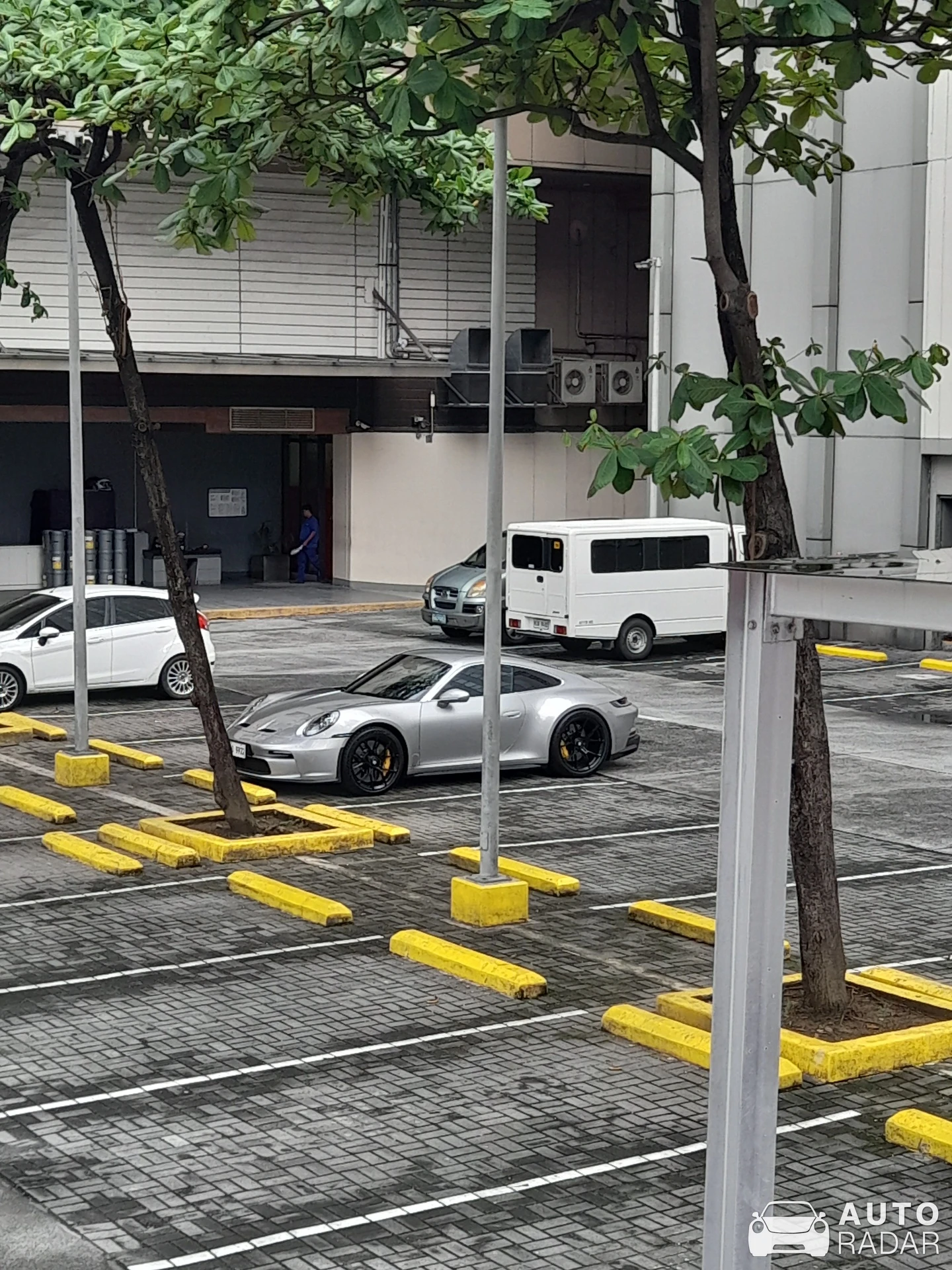 Porsche 992 GT3 Touring MkI spotted in Taguig, Philippines