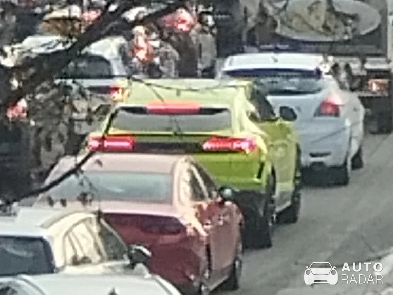 Lamborghini Urus SE spotted in Zagreb, Croatia