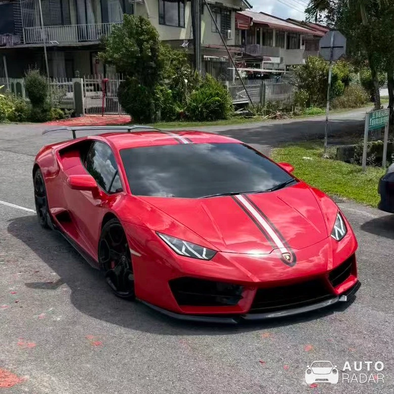 Lamborghini Huracán LP640-4 Performante spotted in Sibu