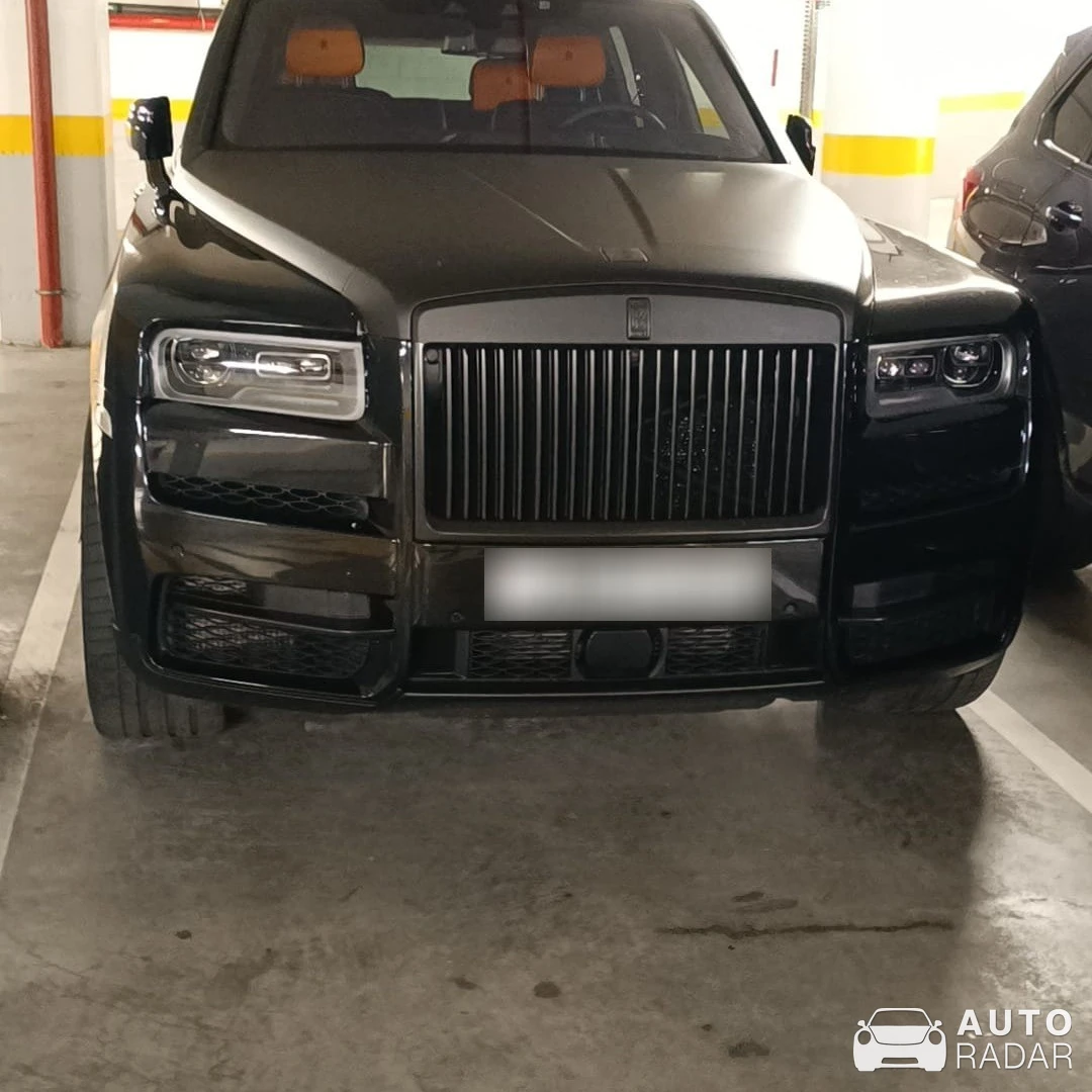 Rolls-Royce Cullinan Black Badge spotted in Lisboa, Portugal