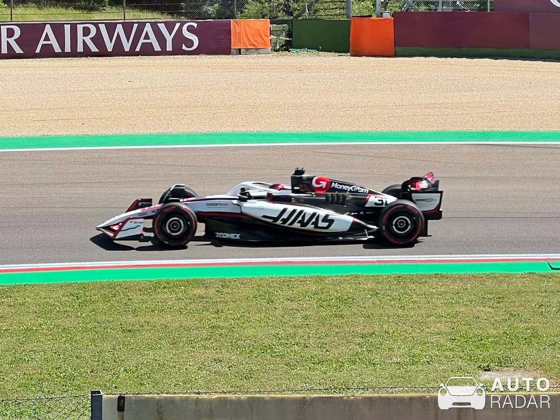 Haas VF-25 spotted in Imola, Italien