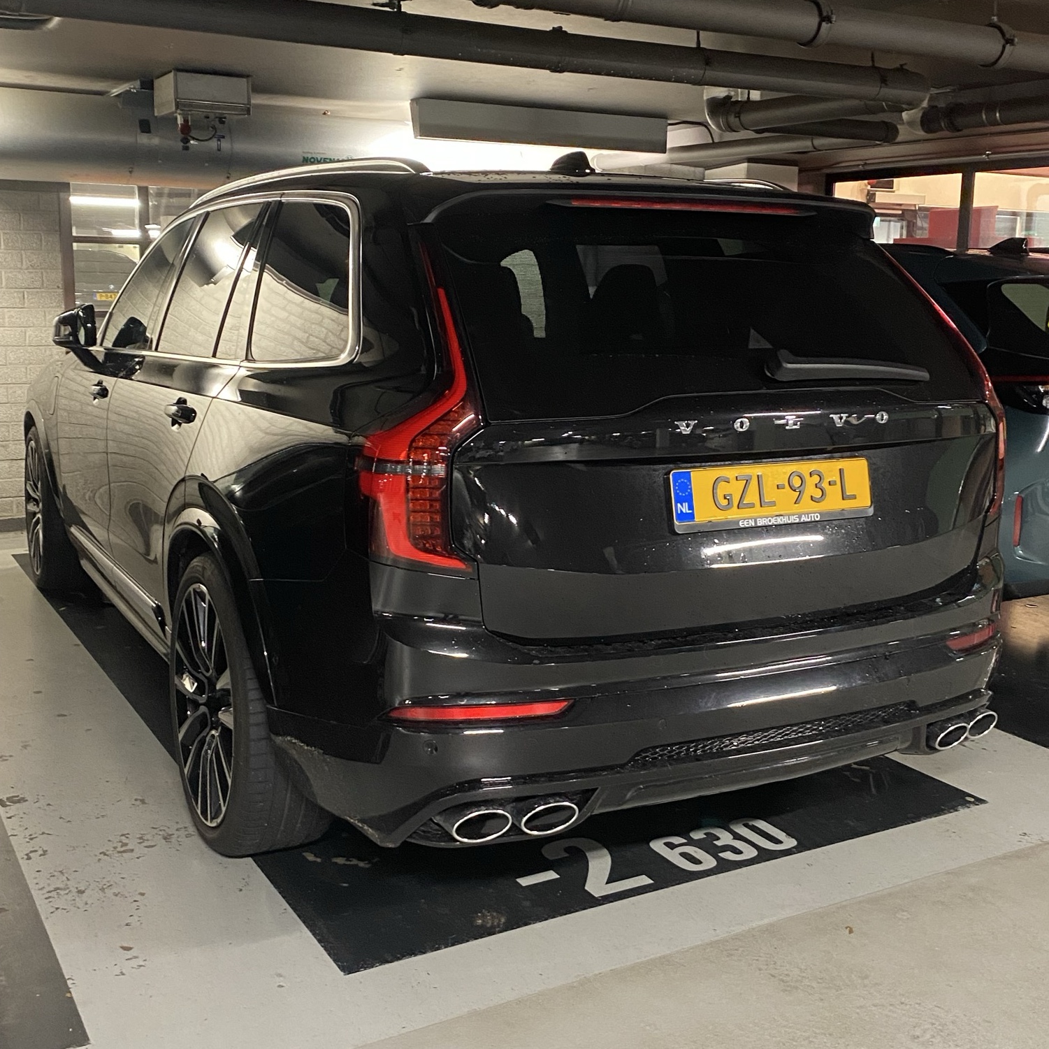 Volvo XC90 R-Design