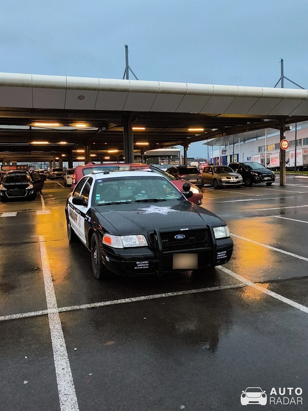 Ford Crown Victoria spotted in Morlaix, France