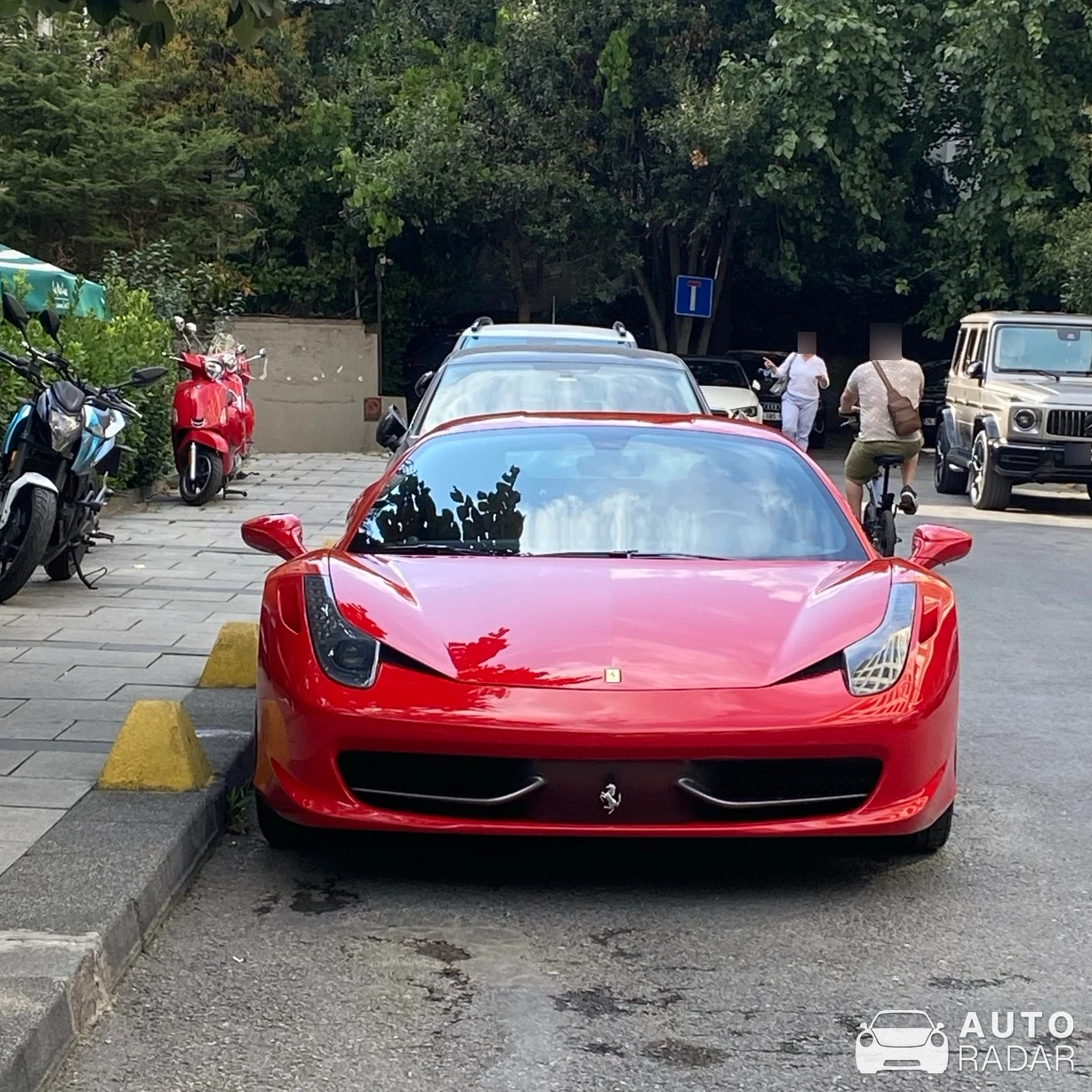 Ferrari 458 Italia spotted in Kadıköy, Türkiye