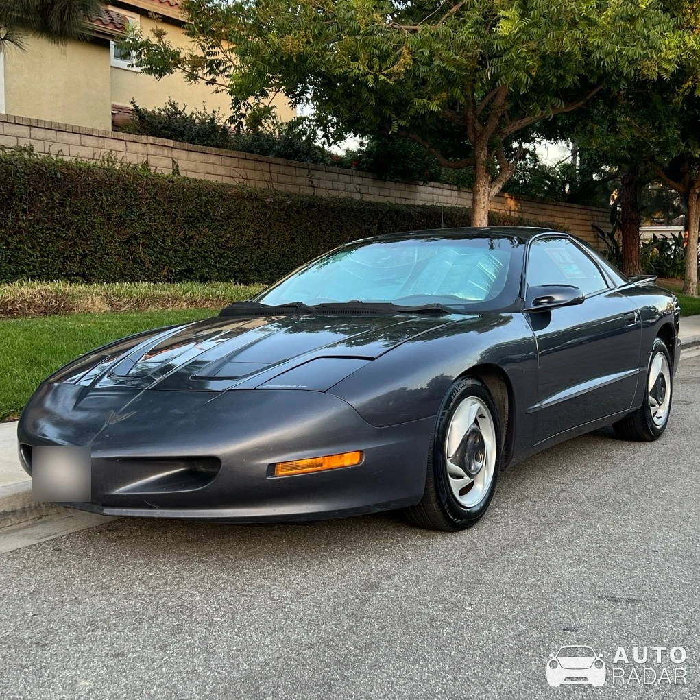 Pontiac Firebird Formula spotted in Camarillo, United States