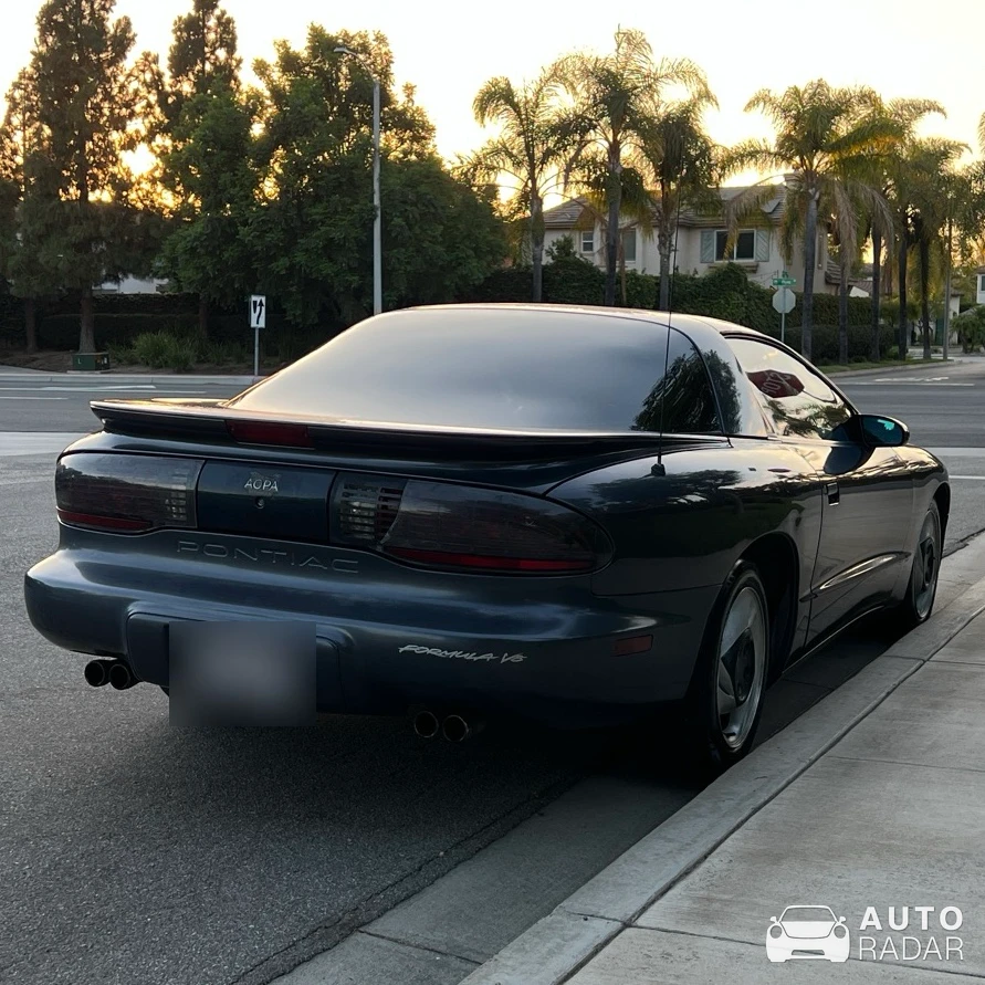 Pontiac Firebird Formula spotted in Camarillo