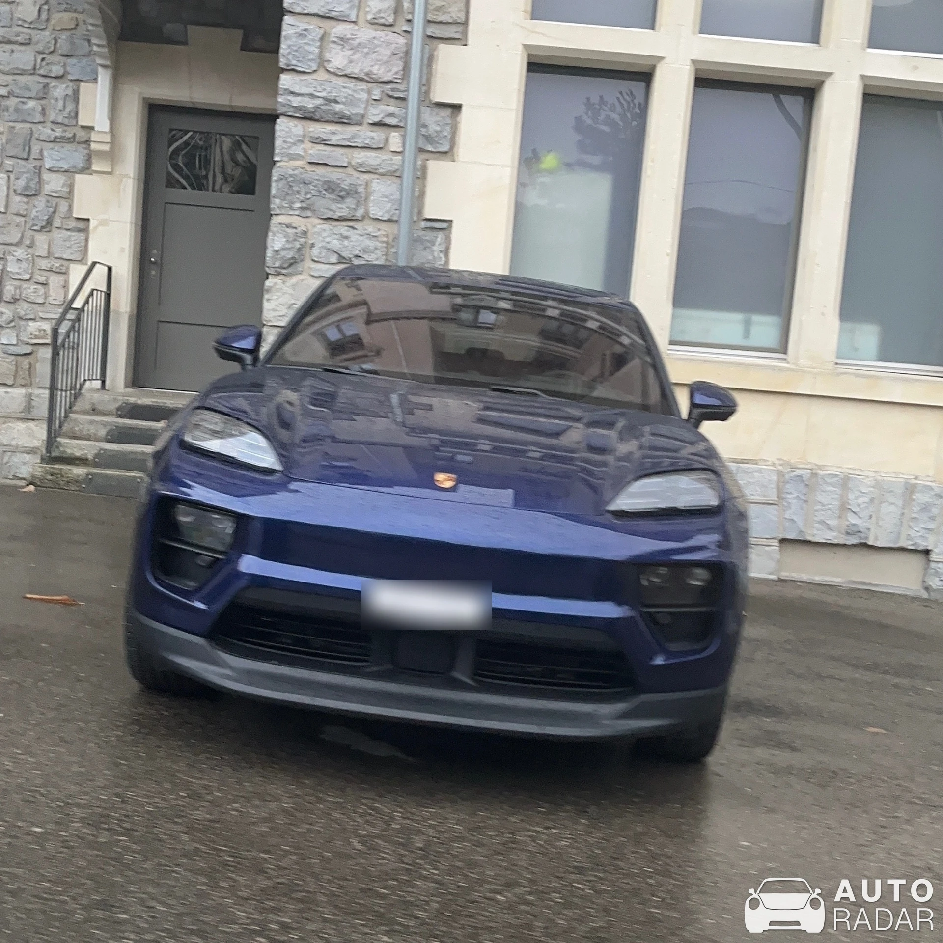 Porsche Macan EV spotted in Lausanne, Suiza