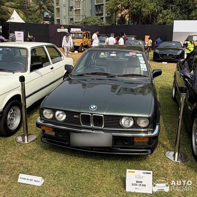 BMW 3 Series E30 spotted in Mumbai, India
