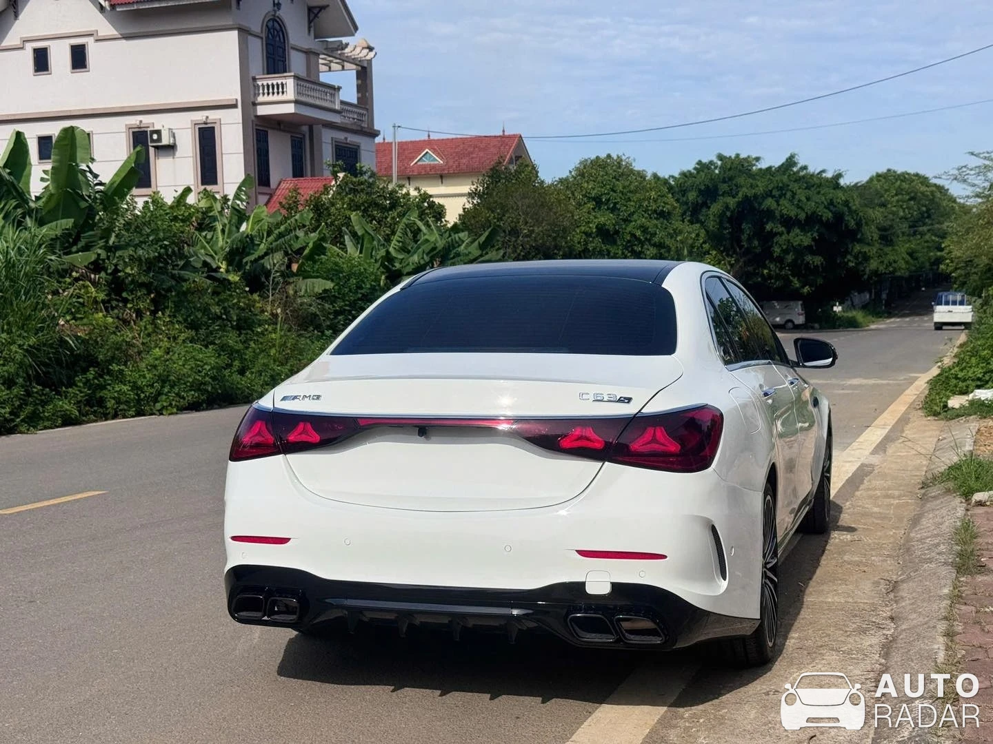 Mercedes-AMG C 63 S E-Performance W206 spotted in Nam Hoa Lư