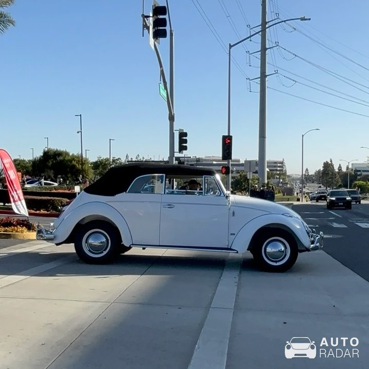 Volkswagen Beetle Convertible 'Huge Bug' spotted in El Segundo