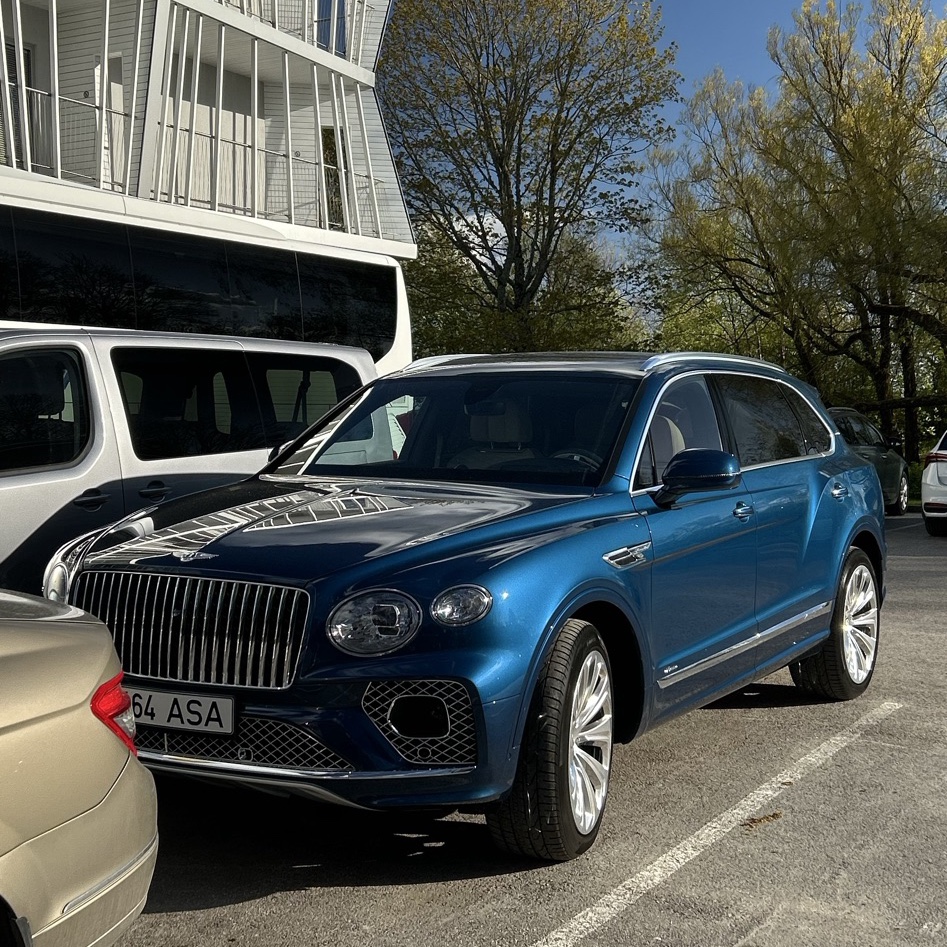 Bentley Bentayga Azure First Edition