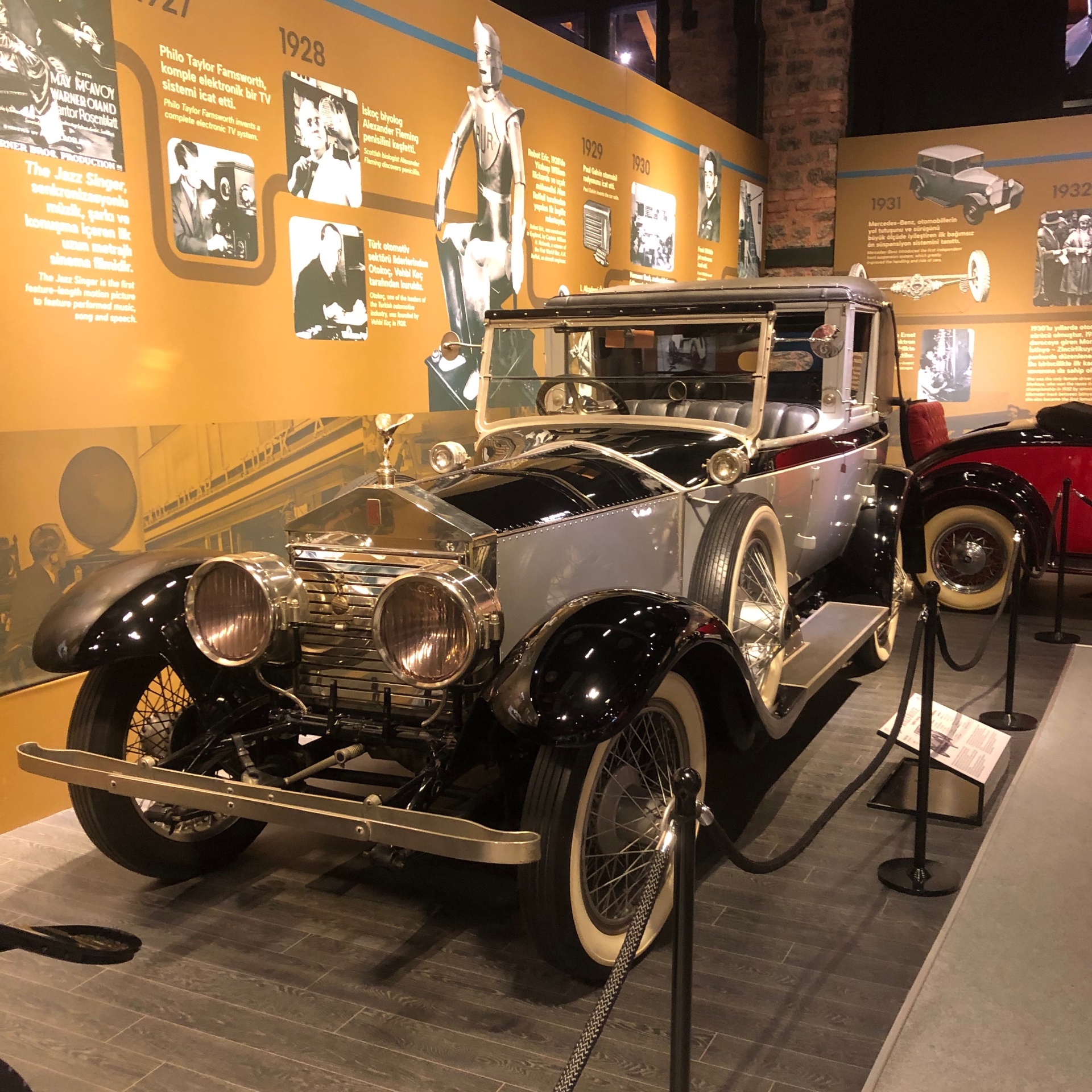 Rolls-Royce Ghost Series II Silver Ghost Collection