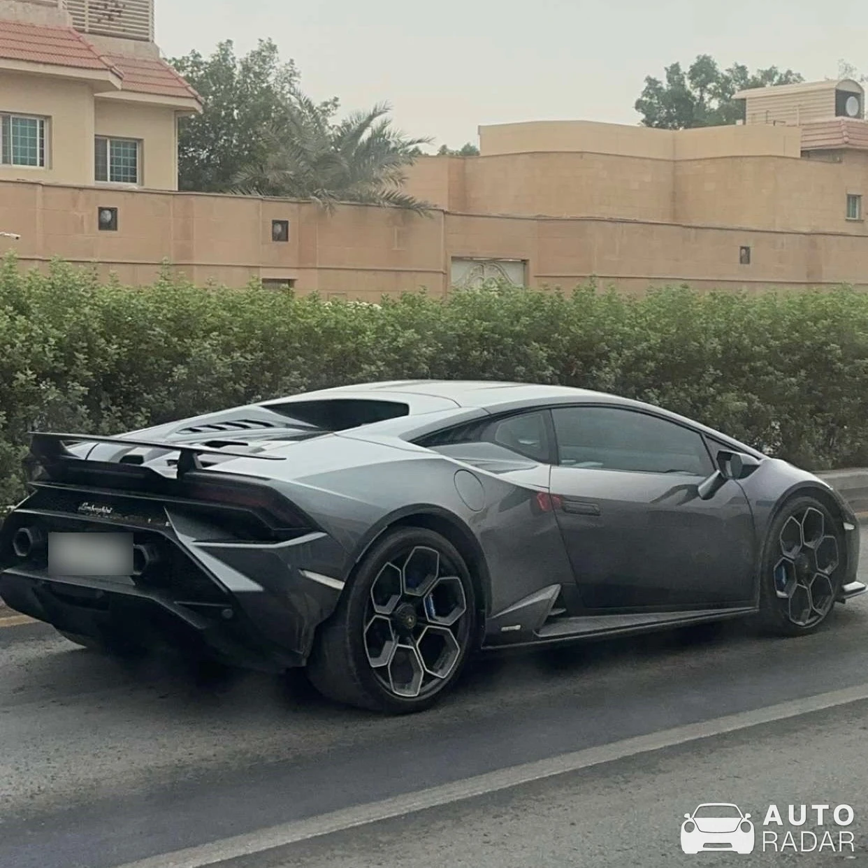 Lamborghini Huracán LP640-2 Tecnica spotted in Riyadh, Saudi Arabia