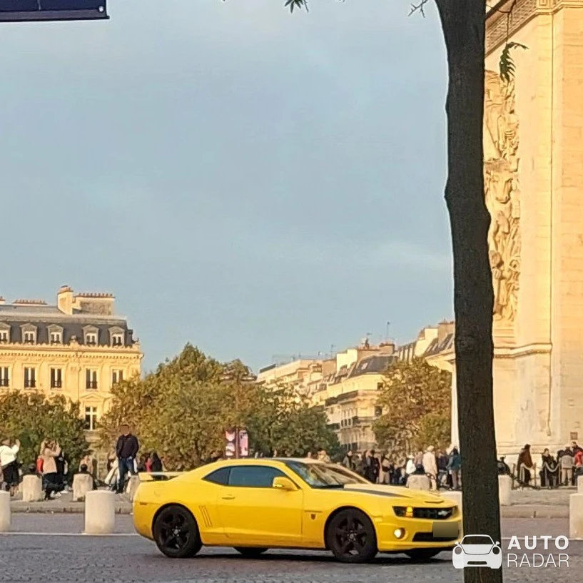 Chevrolet Camaro SS spotted in Paris, France