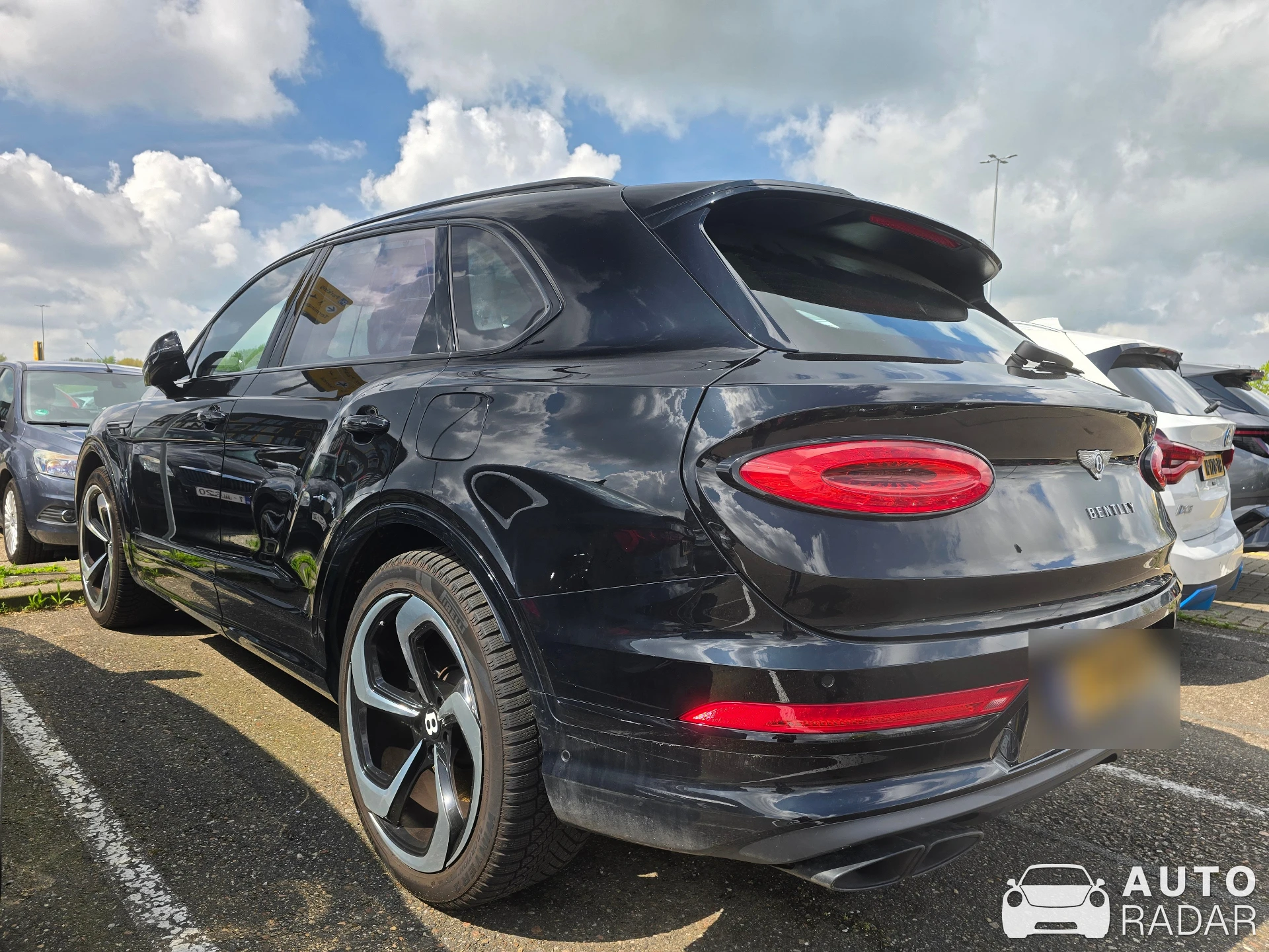 Bentley Bentayga Hybrid 2021 spotted in Rotterdam