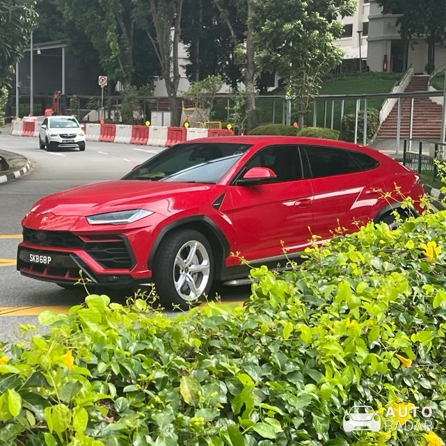 Lamborghini Urus spotted in Singapore, Singapore