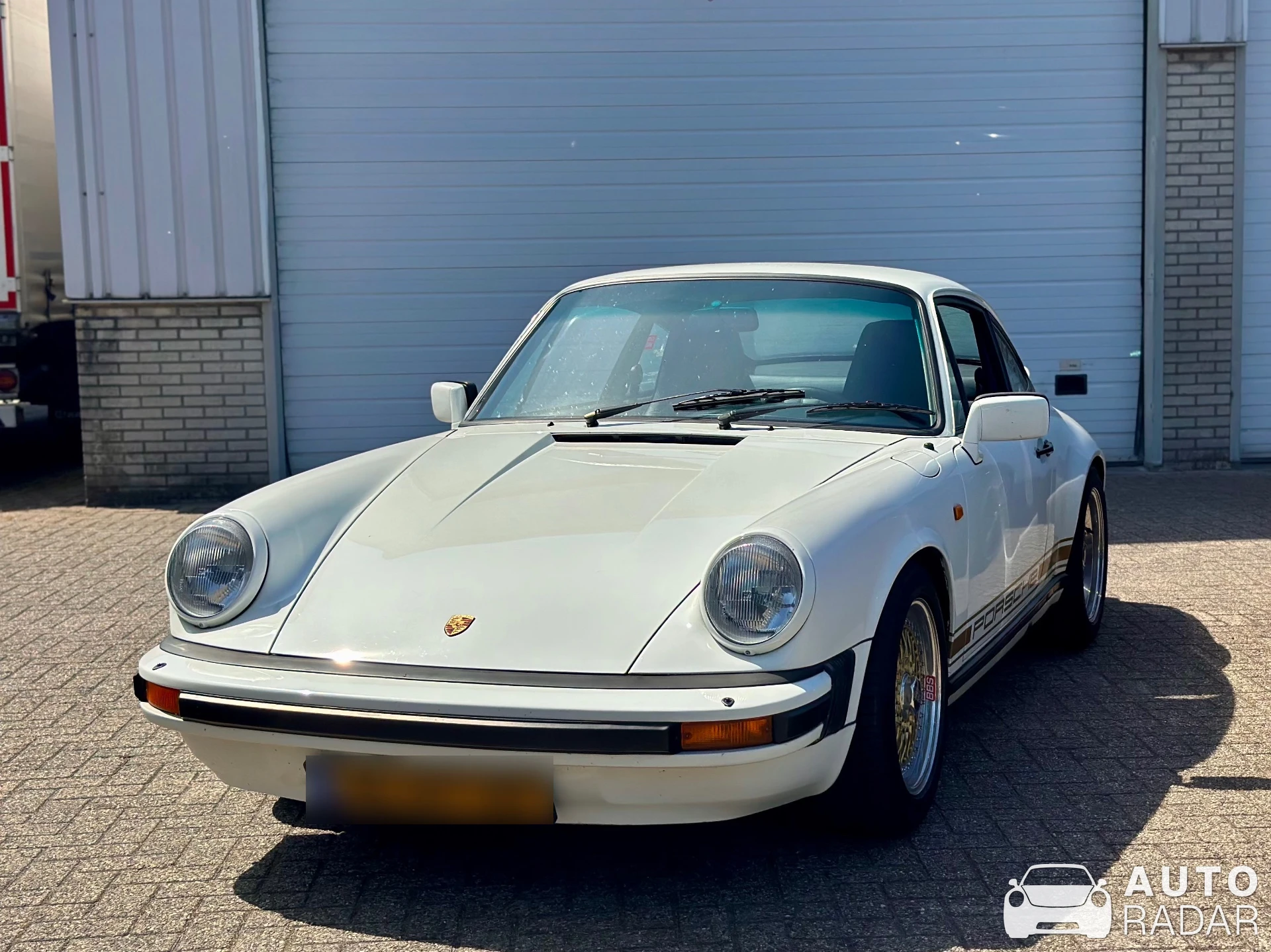 Porsche 911 Carrera 2.7 spotted in 's-Gravenzande