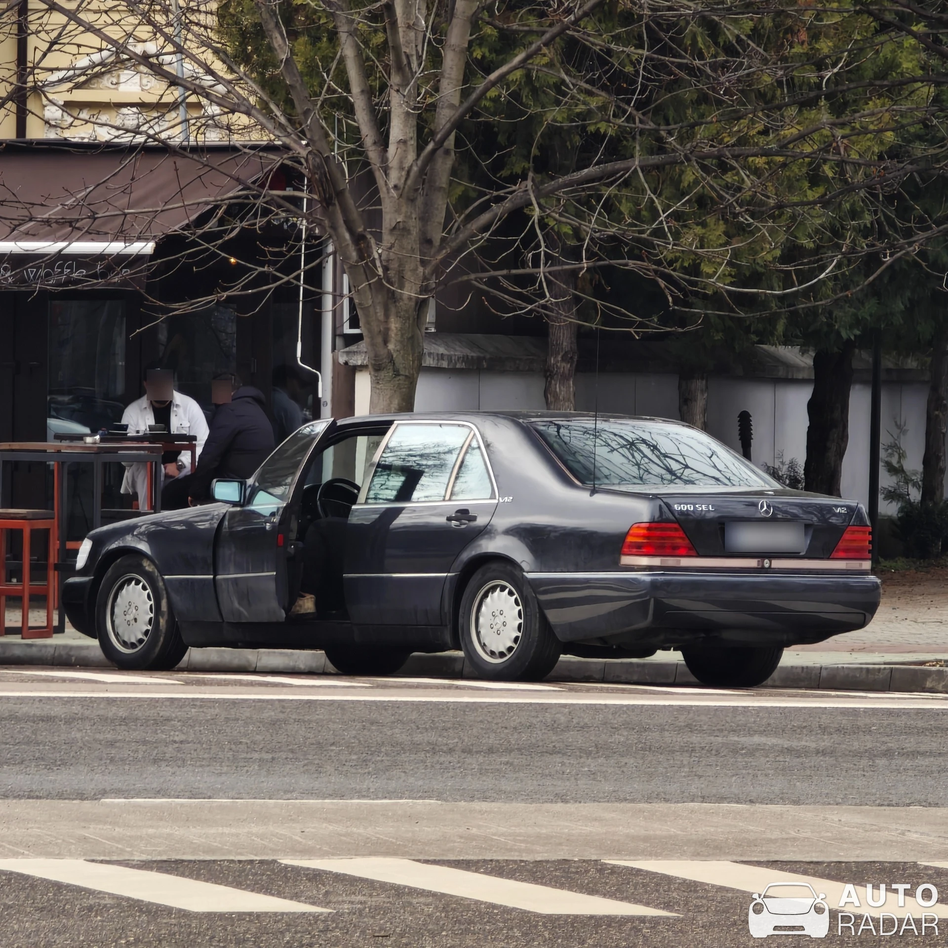 Mercedes-Benz 600 SEL spotted in Ploiești, Romania