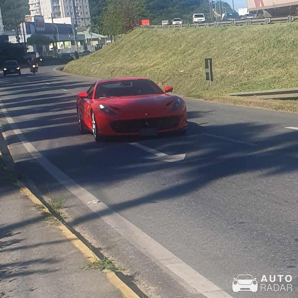 Ferrari 812 Superfast spotted in Centro, Brasil