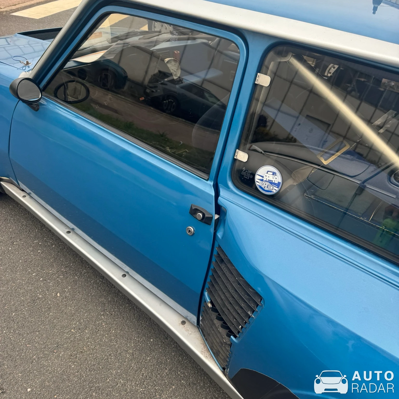 Renault 5 Turbo spotted in Carrières-sous-Poissy